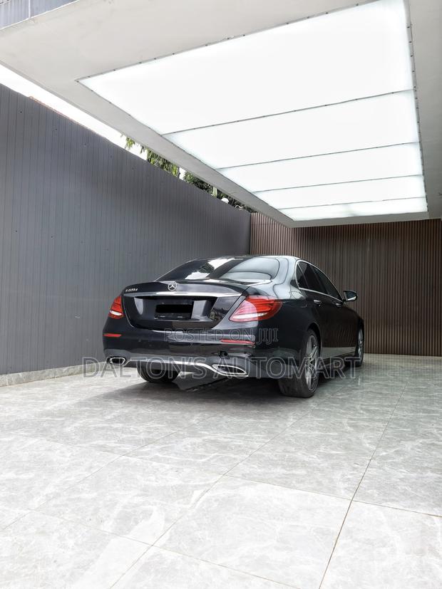Mercedes-Benz E220 2017 Blue