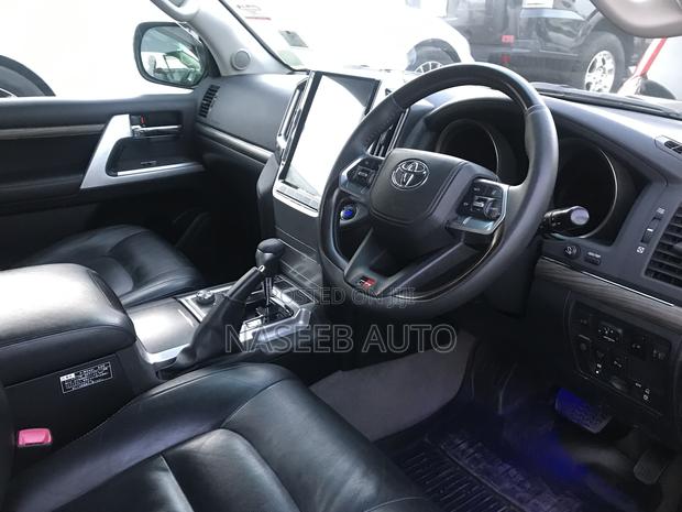 Toyota Land Cruiser Prado 2018 White