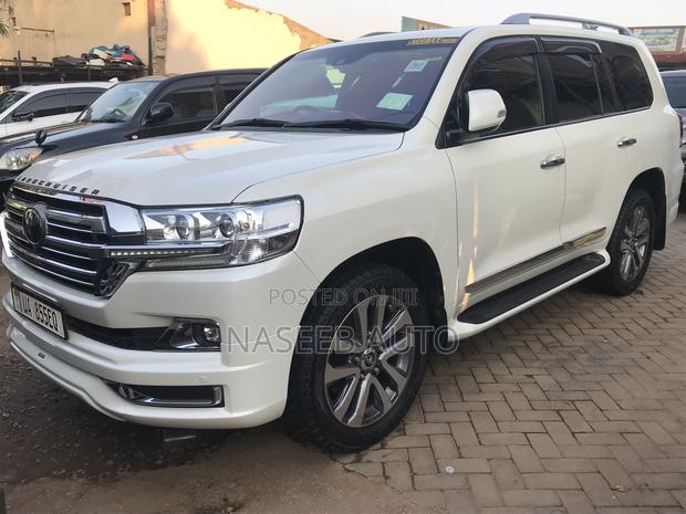 Toyota Land Cruiser Prado 2018 White