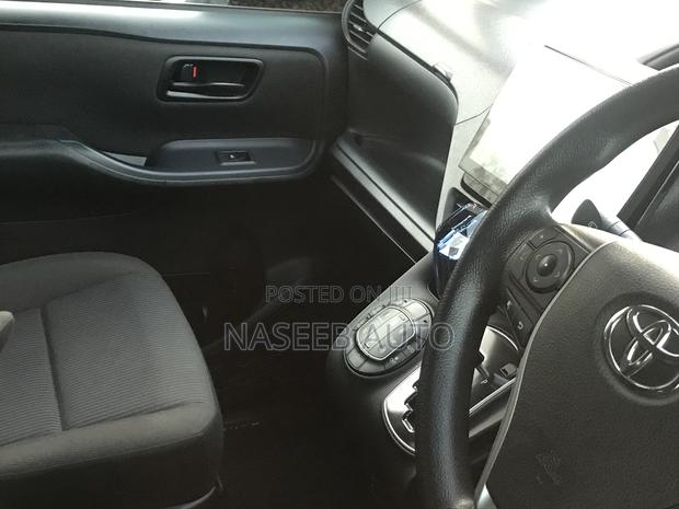 Toyota Noah 2016 Silver
