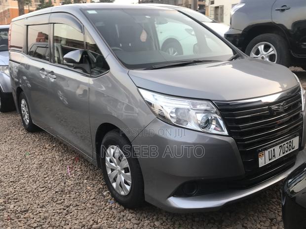 Toyota Noah 2016 Silver