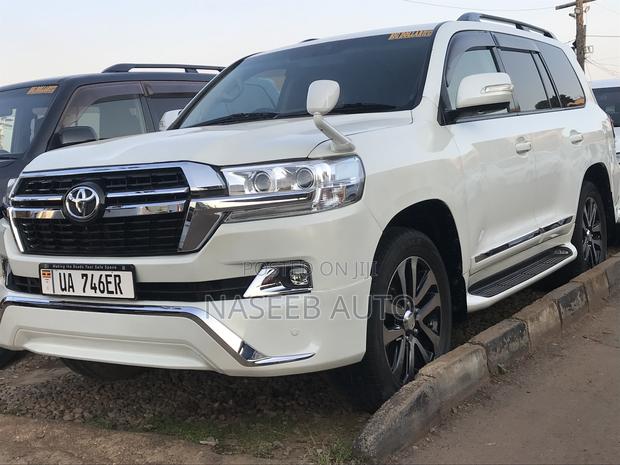 Toyota Land Cruiser Prado 2018 White