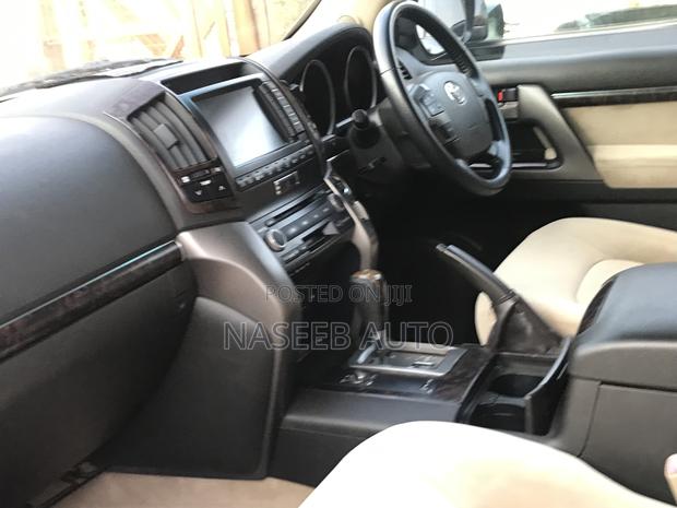 Toyota Land Cruiser Prado 2018 White