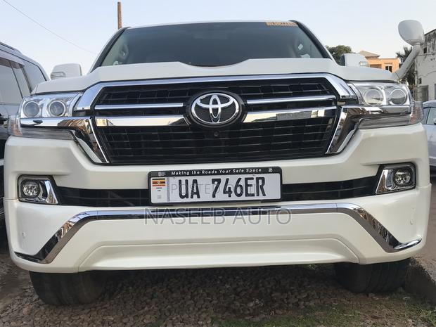 Toyota Land Cruiser Prado 2018 White