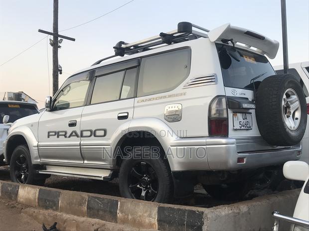 Toyota Land Cruiser 2000 Silver