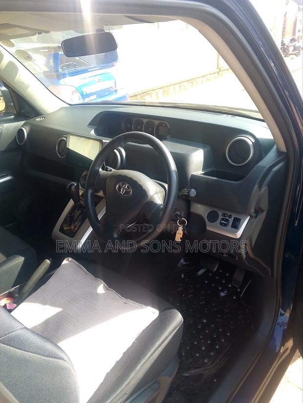 Toyota Corolla Rumion 2012 Black