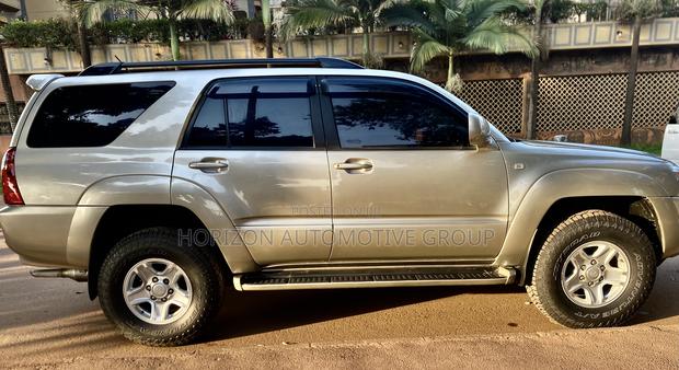 Toyota Hilux Surf 2003 Gold