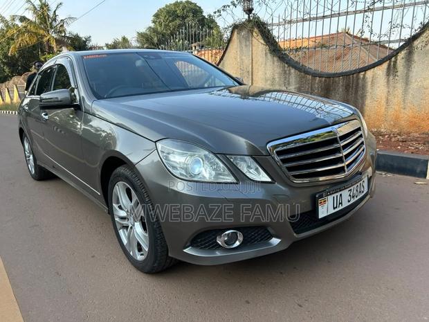 Mercedes-Benz E300 2010 Gray