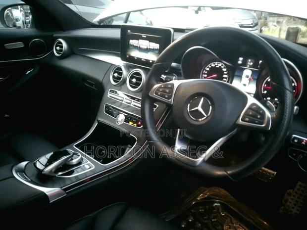 Mercedes-Benz 200 2017 Black