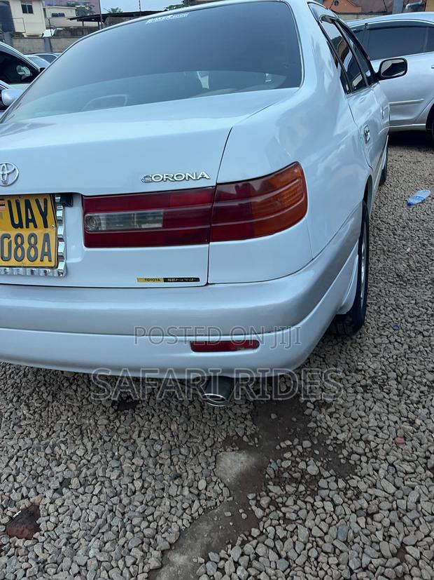 Toyota Corona Premio 2001 White