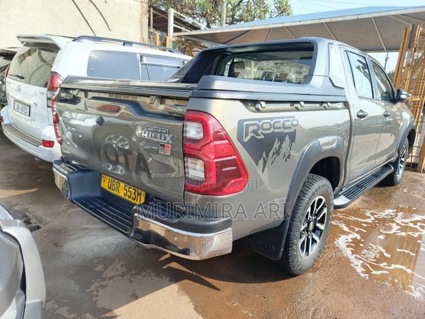 Toyota Hilux 2018 Green