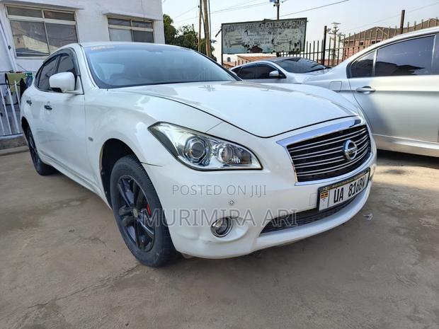 Nissan Fuga 2014 White