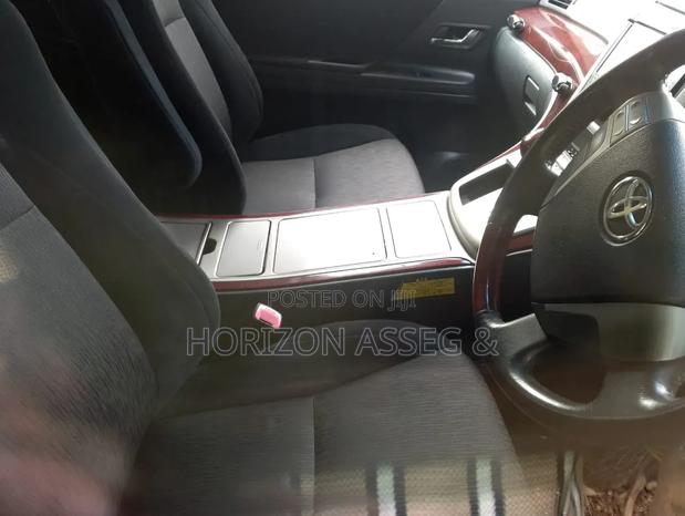 Toyota Alphard 2011 Gray