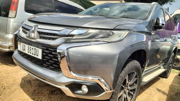 Mitsubishi Pajero 2016 Gray