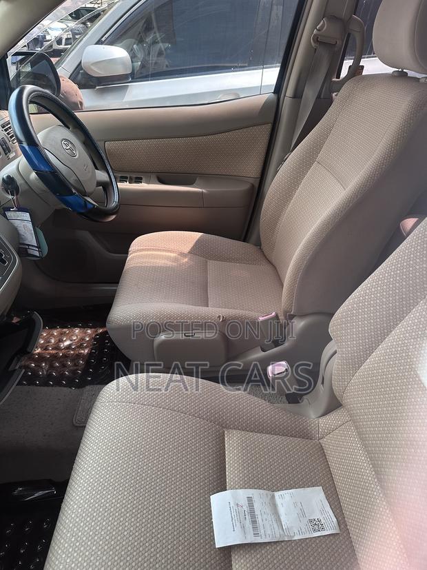 Toyota Raum 2008 Gray