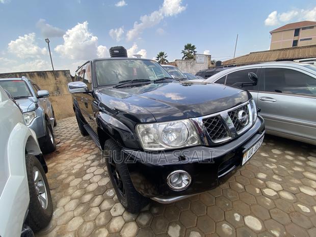 Nissan Patrol 2010 Black