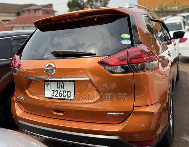 Nissan X-Trail 2.0 Hybrid FWD 2015 Orange
