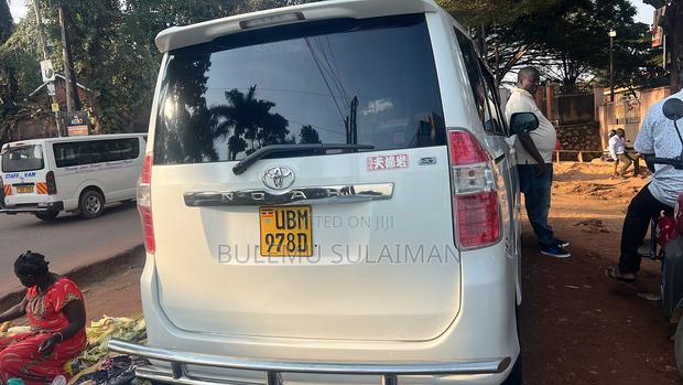 Toyota Noah 2008 White