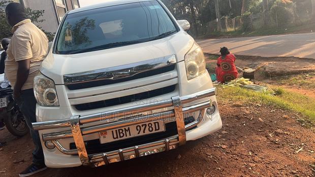 Toyota Noah 2008 White