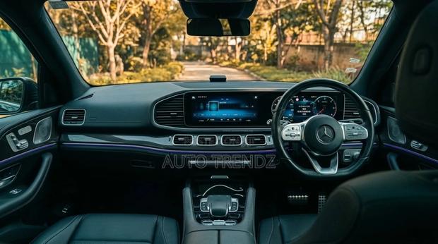 Mercedes-Benz GLE-Class GLE 300d 4MATIC 2019 White
