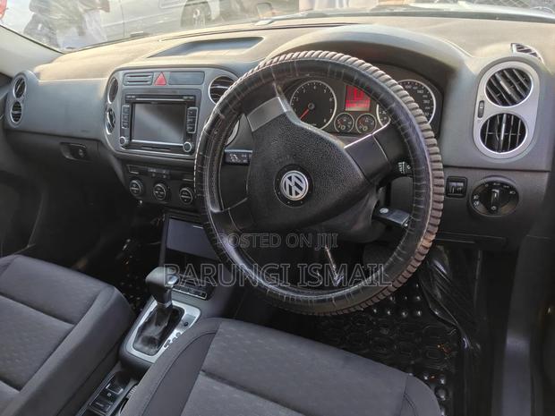 Volkswagen Tiguan 2010 Black