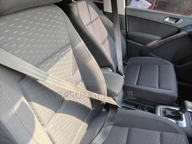 Volkswagen Tiguan 2010 Black