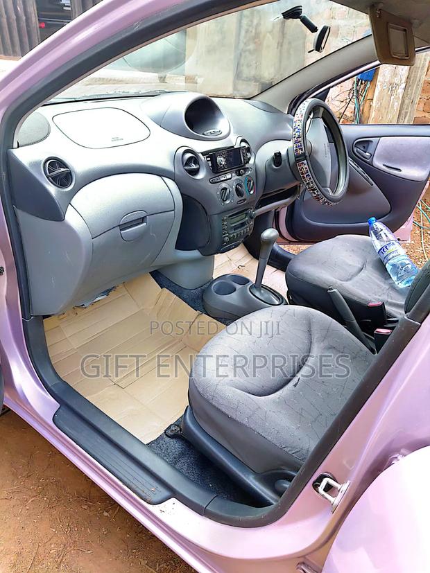 Toyota Vitz 2001 Purple