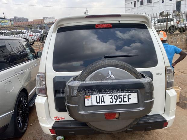 Mitsubishi Pajero 2017 White