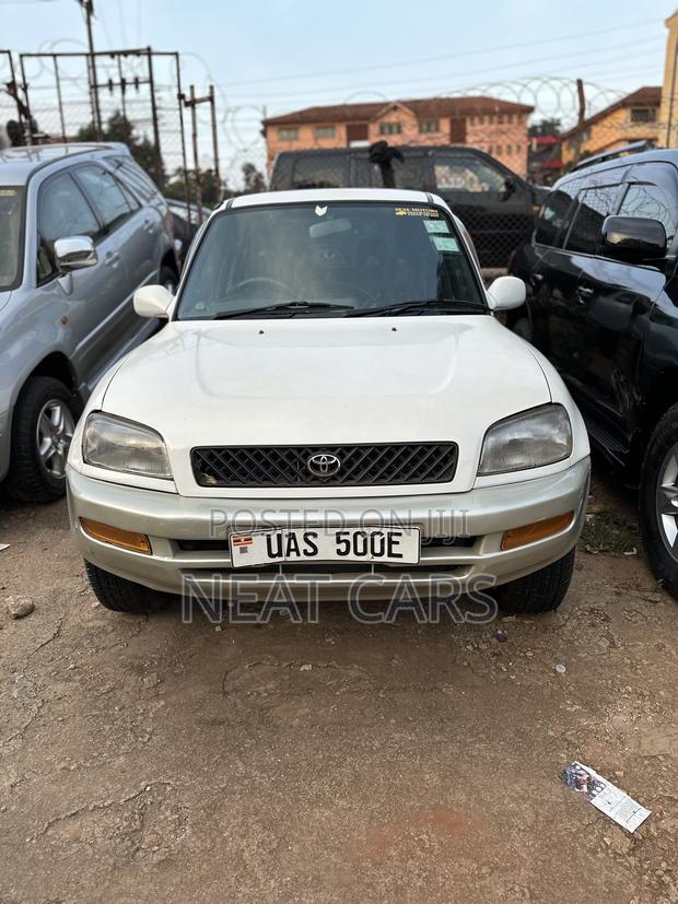 Toyota RAV4 1999 Pearl