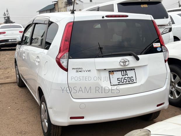Toyota Passo Sette 1.5 FWD 2009 White