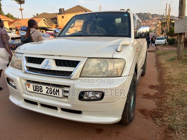 Mitsubishi Pajero 2005 White
