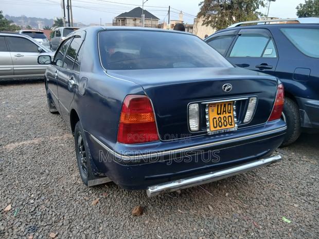 Toyota Progress 2003 Blue
