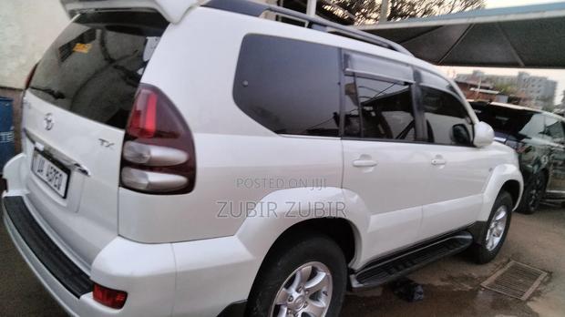 Toyota Land Cruiser Prado 2007 White