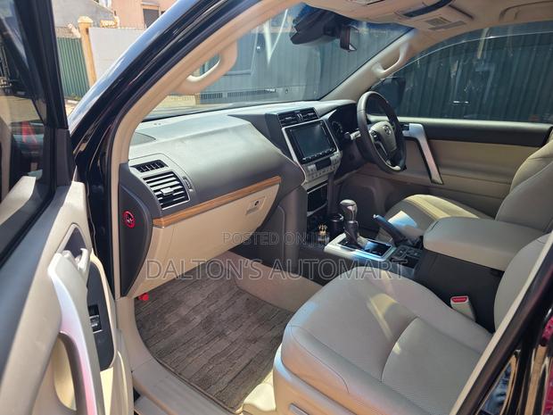 Toyota Land Cruiser Prado 2.7 2018 Black