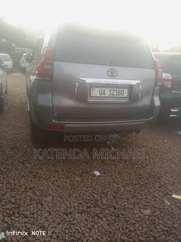 Toyota Land Cruiser Prado 2.8 2017 Silver