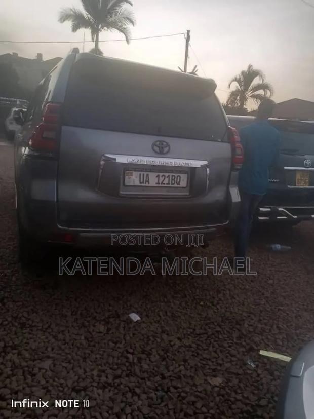 Toyota Land Cruiser Prado 2.8 2017 Silver