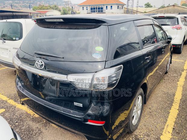 Toyota Wish 2014 Black