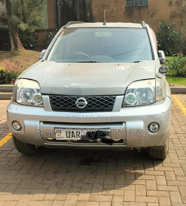 Nissan X-Trail 2000 Silver