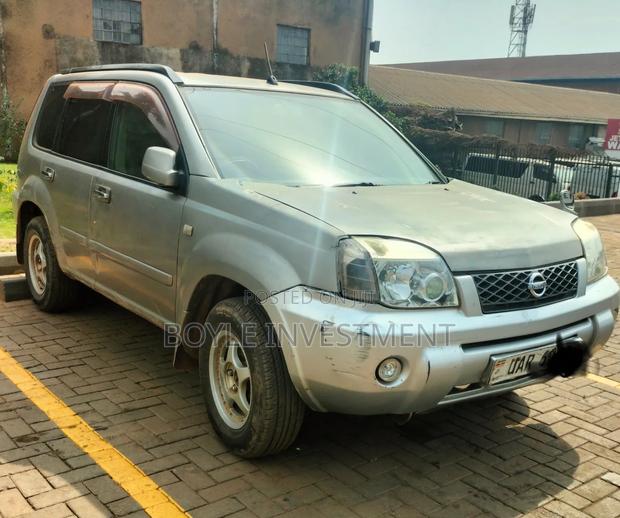 Nissan X-Trail 2000 Silver