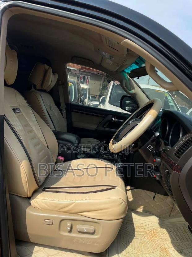 Toyota Land Cruiser 2012 Black