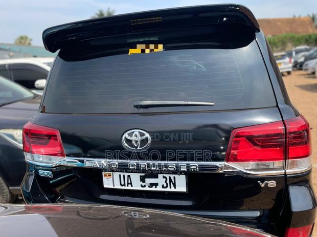 Toyota Land Cruiser 2012 Black