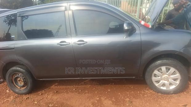 Toyota Sienta 2008 Gray