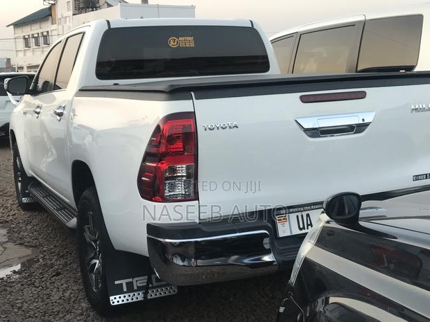 Toyota Hilux 2017 White