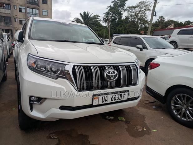 Toyota Land Cruiser Prado 2017 White