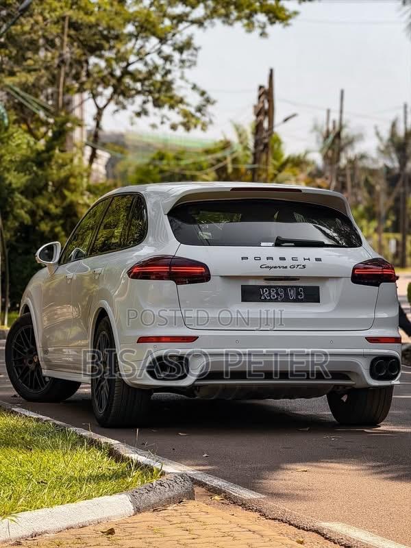 Porsche Cayenne GTS AWD 2017 White