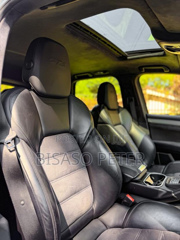 Porsche Cayenne GTS AWD 2017 White