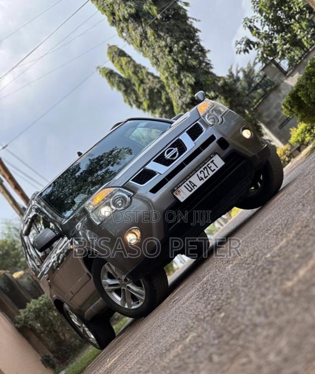 Nissan X-Trail 2012 Gray
