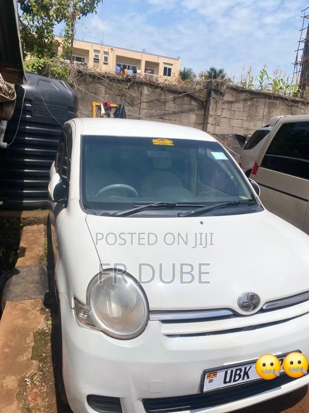 Toyota Sienta 2015 White