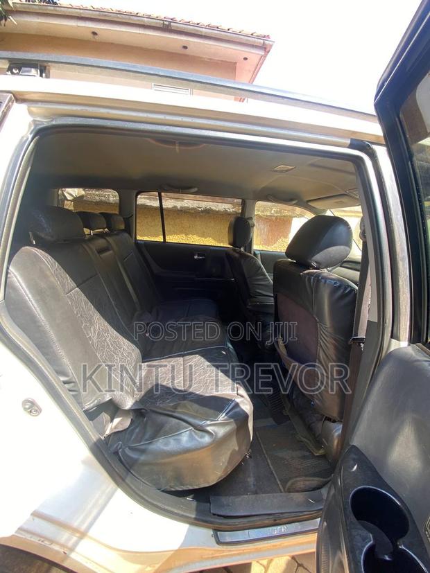 Toyota Kluger 2006 White