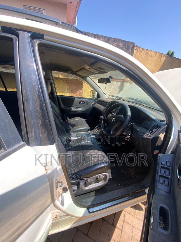 Toyota Kluger 2006 White